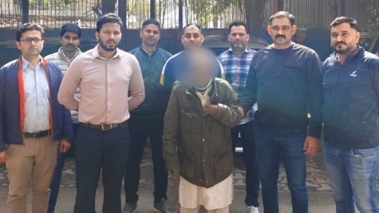 ‘बाबा’ गिरफ्तार, जहर मिलाकर बनाया था लड्डू| भारत समाचार